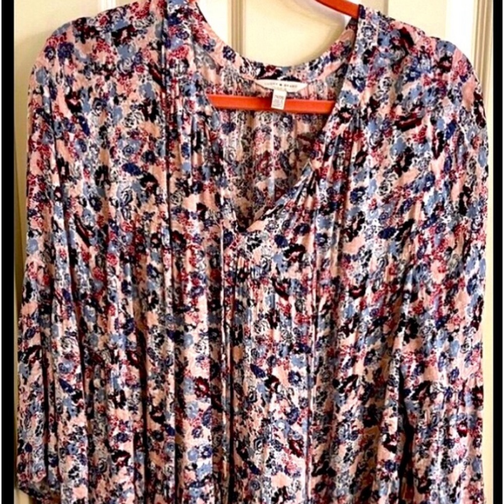 🎉😍 LUCKY BRAND 2X FLOWY TOP! 💗 - Picture 2 of 7